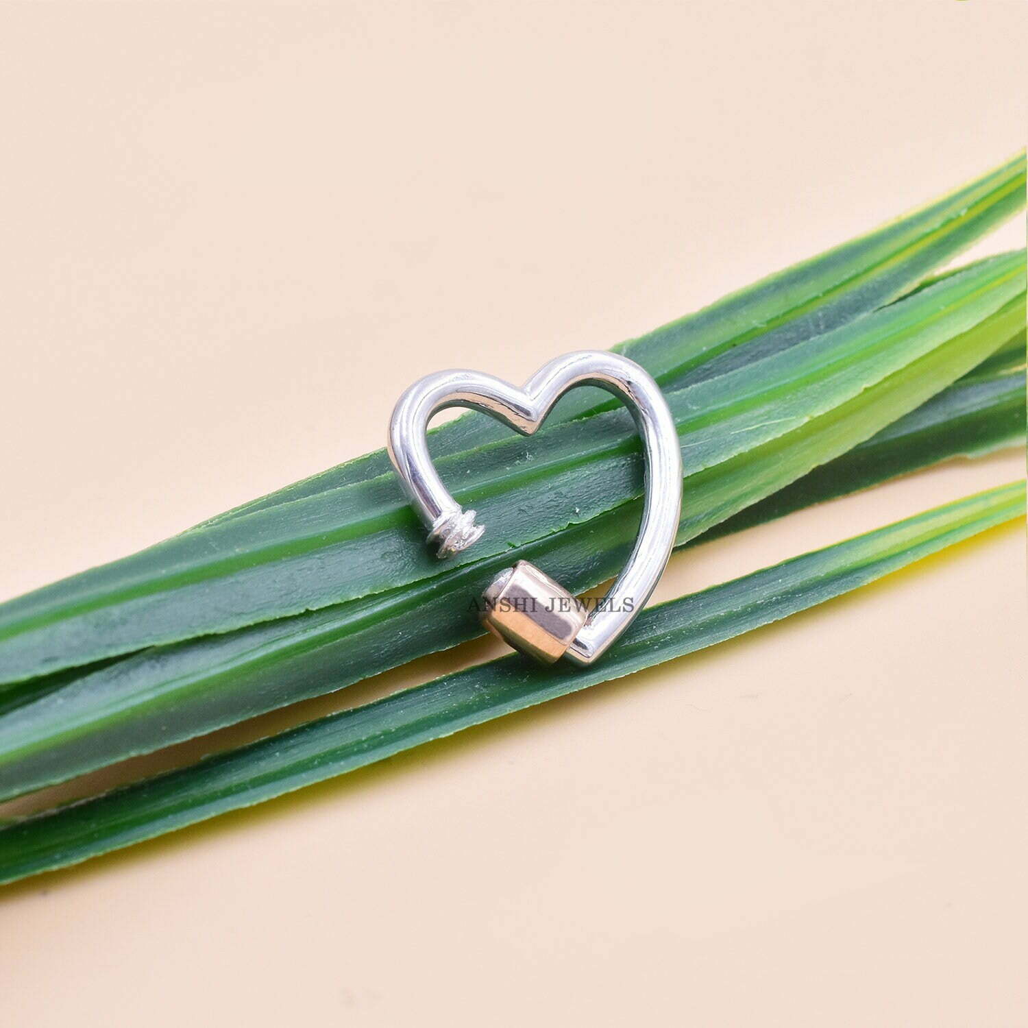Rose Plated Screw & Silver Heart Wire Carabiner Lock - Image 2