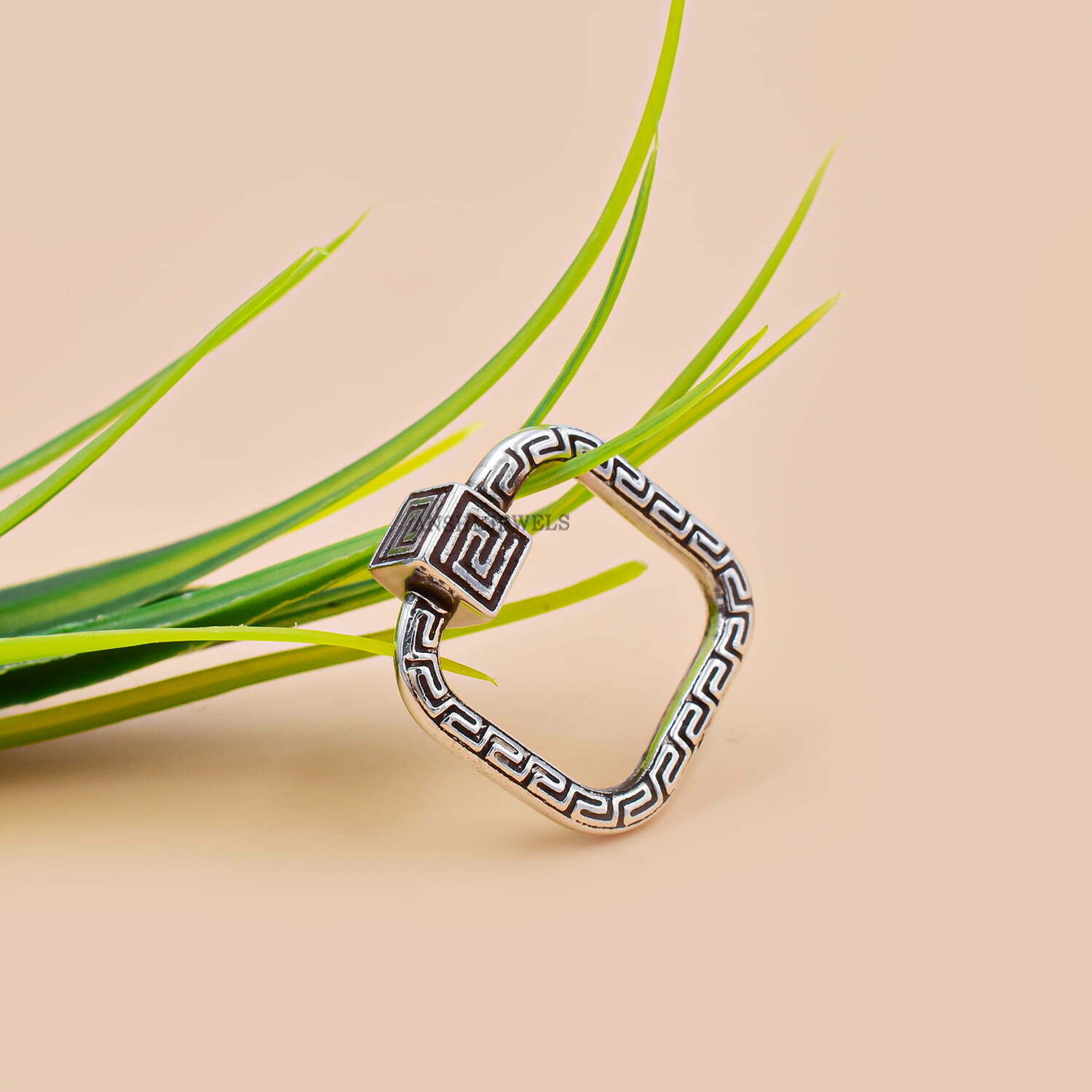 925 Sterling Silver Screw Silver & Gray Plated Meander