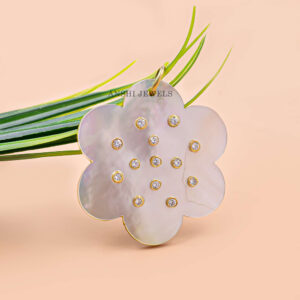 New Designer Pearl Clover Pendant Large Gemstone Pendant Jewelry